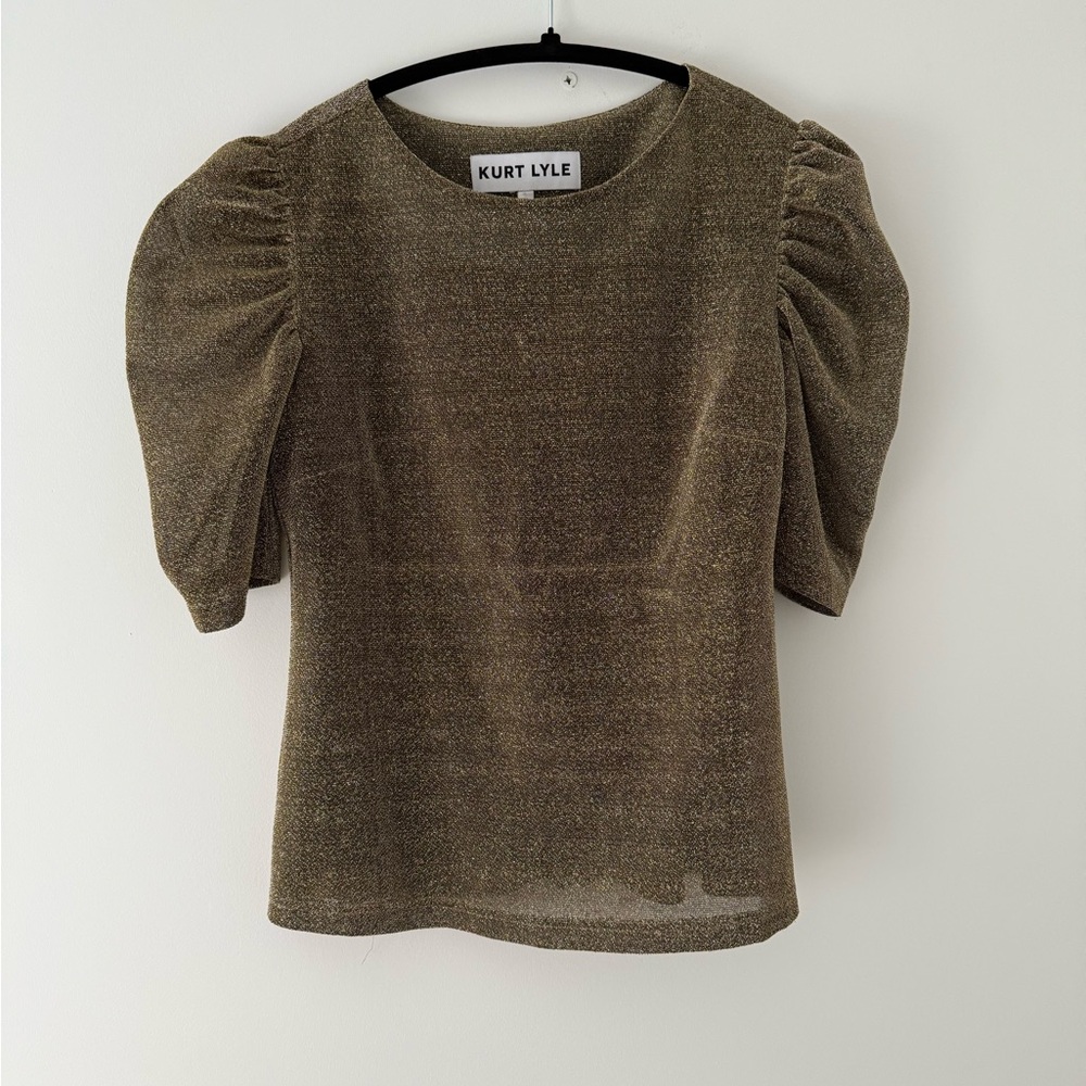 Brown Fitted Blouse with Puffed Short Sleeves